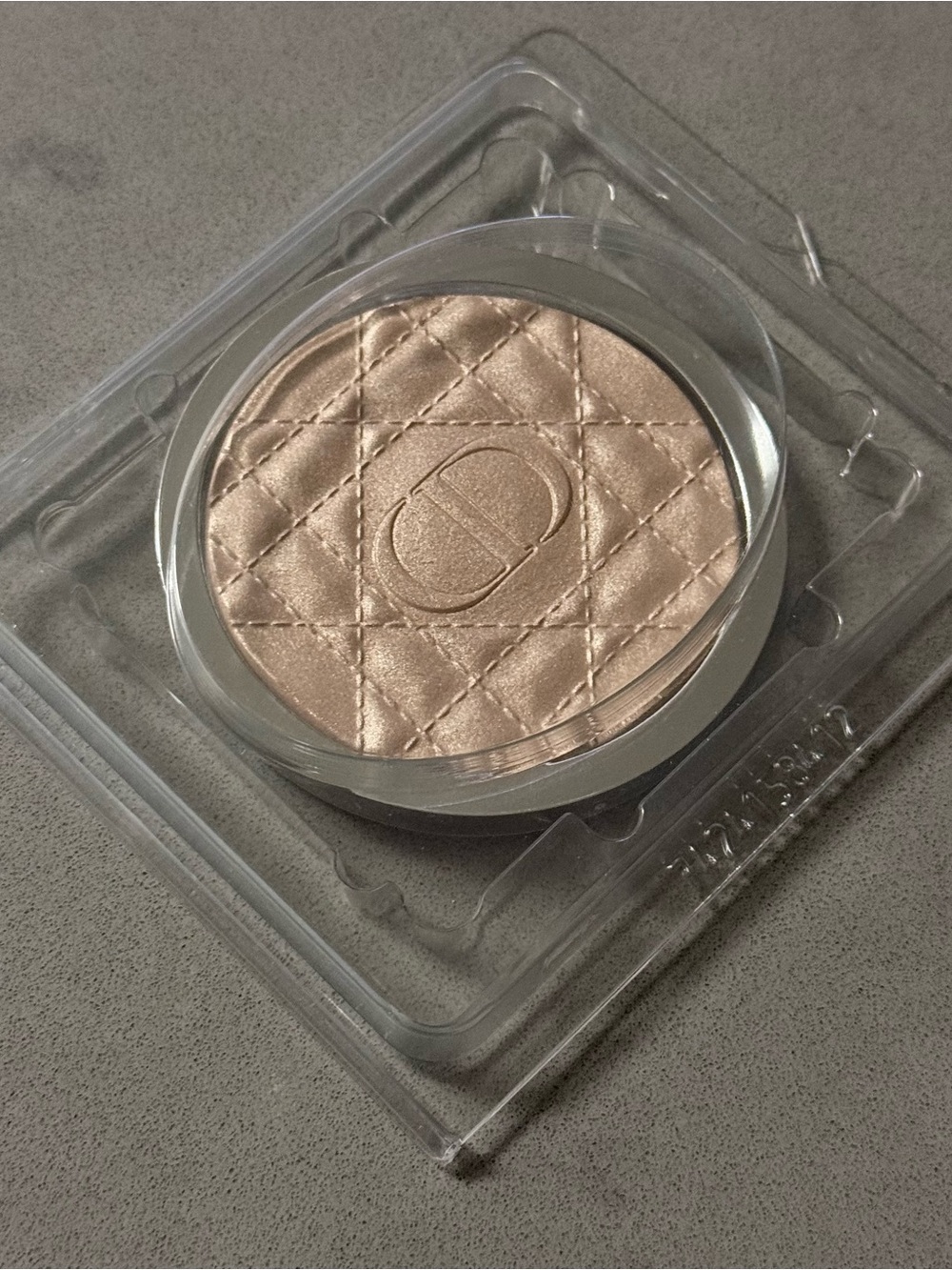 01 Dior Forever Glow Luminizer